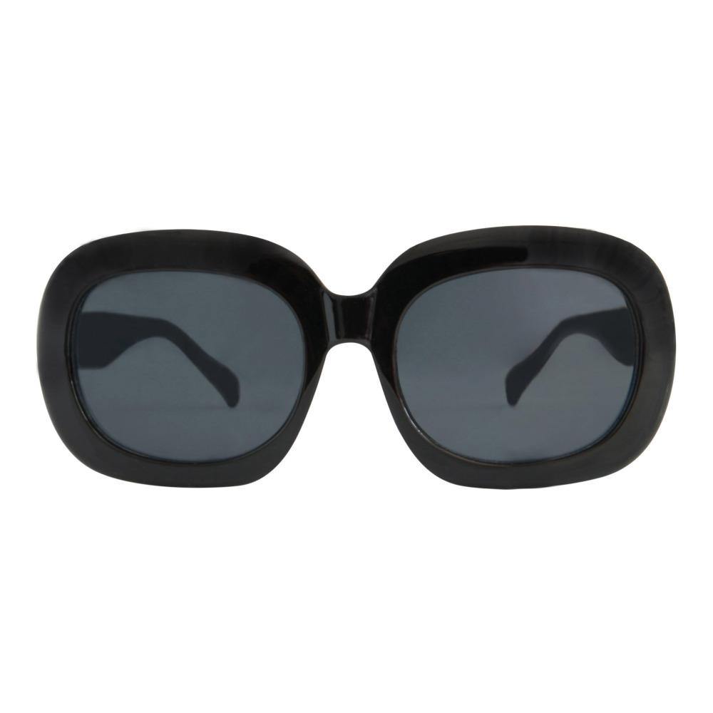 Sunglasses in Audrey Hepburn – Altar PDX